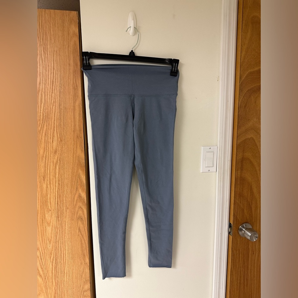 Aritzia TNA leggings